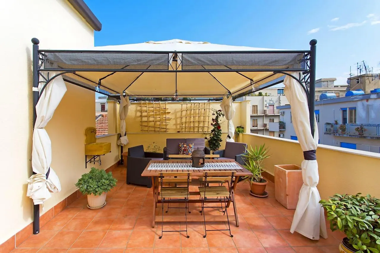 פלרמו La Terrazza Del Sole B&B