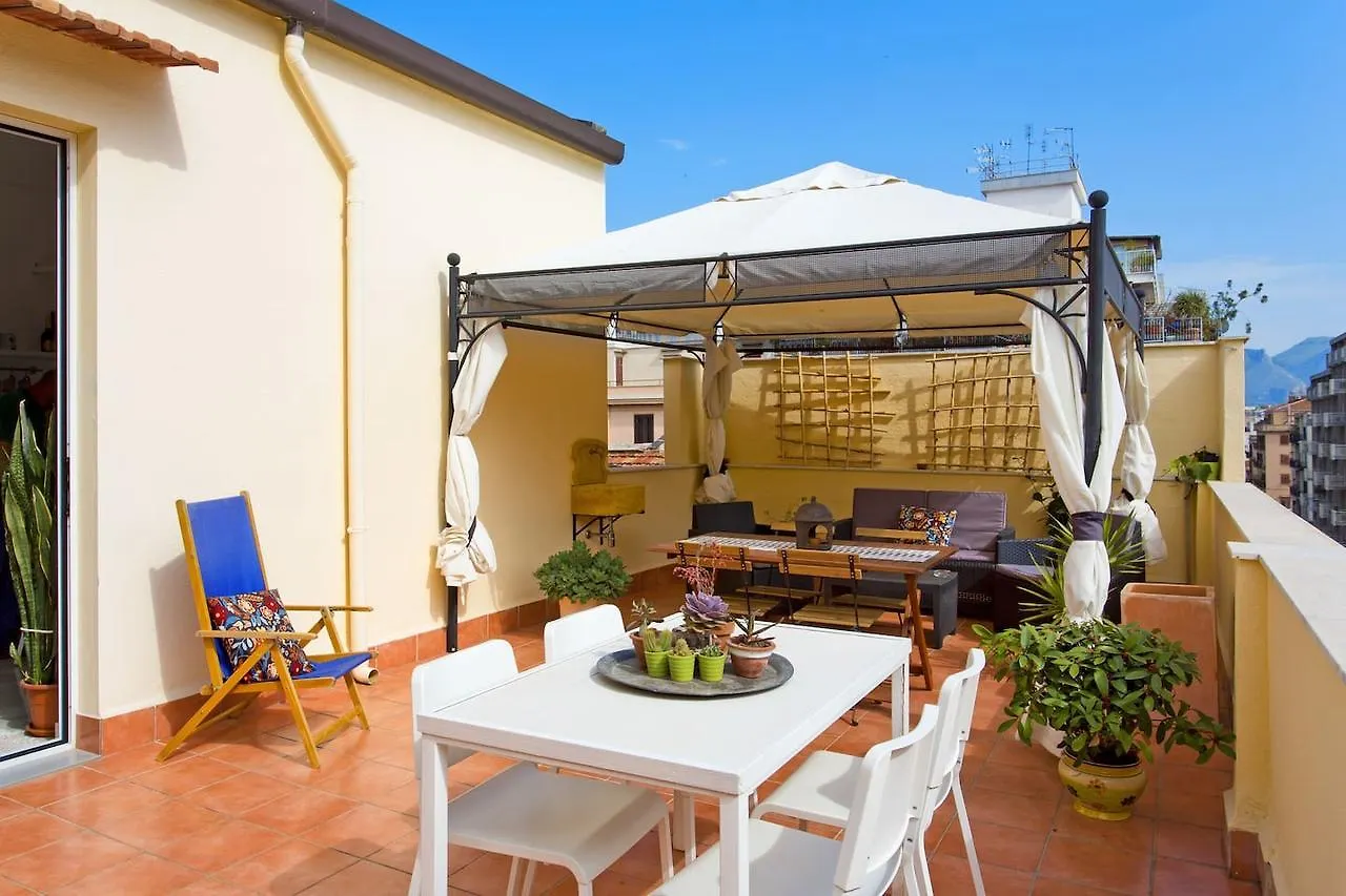 לינה וארוחת בוקר פלרמו La Terrazza Del Sole B&B